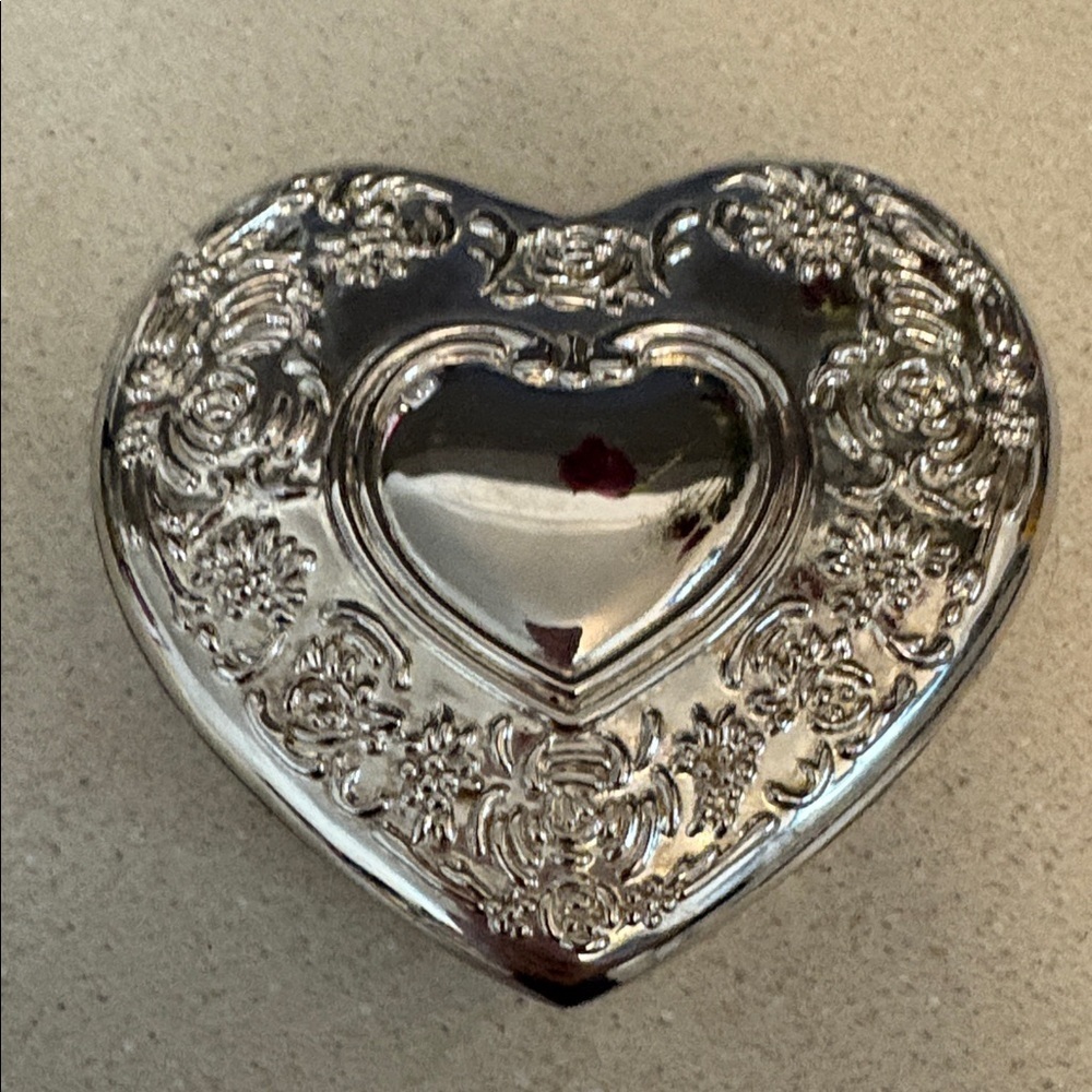 Vintage Art Nouveau Silverplate Heart Trinket Box International Silver Company - Picture 5 of 5